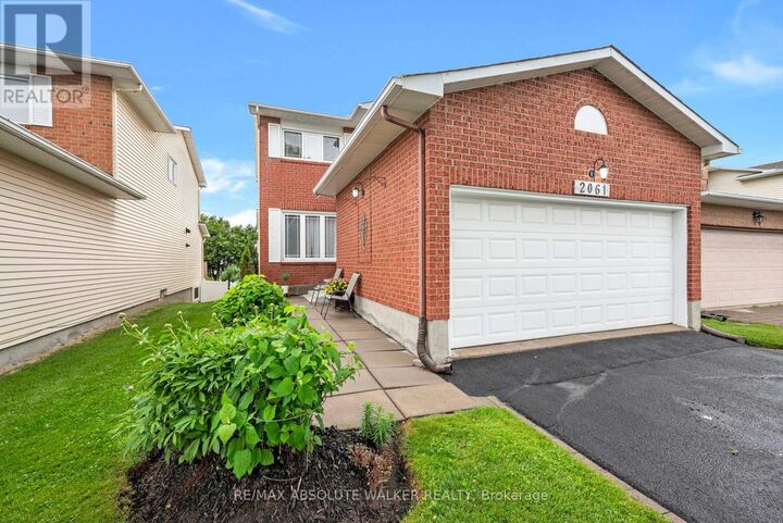 Property Photo:  2061 Legrand Crescent  ON K1E 3R1 