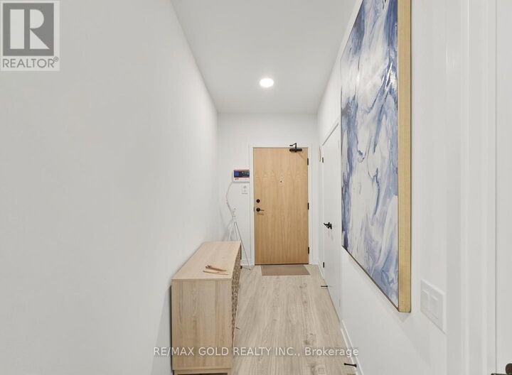 Property Photo:  2495 Eglinton Avenue 208  ON L5M 2T1 