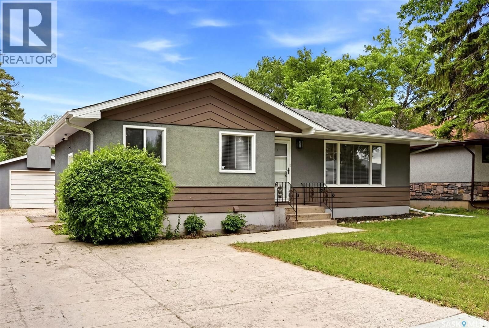 Property Photo:  134 Ellison Crescent  SK S4R 4V5 