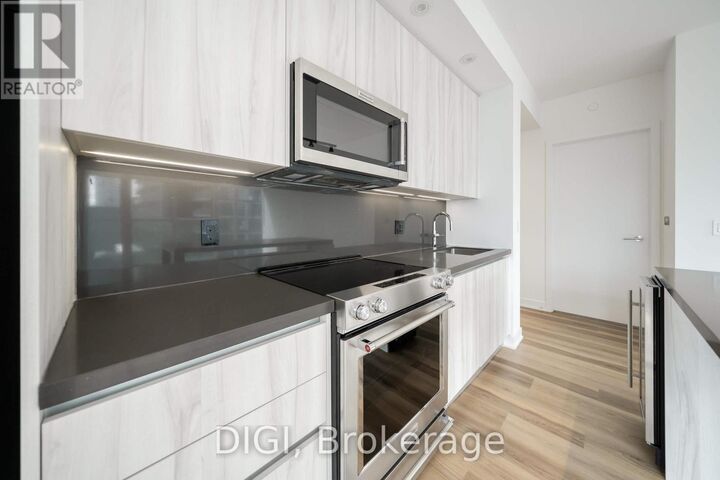 Property Photo:  8 Gloucester Street 2302  ON M4Y 0H8 