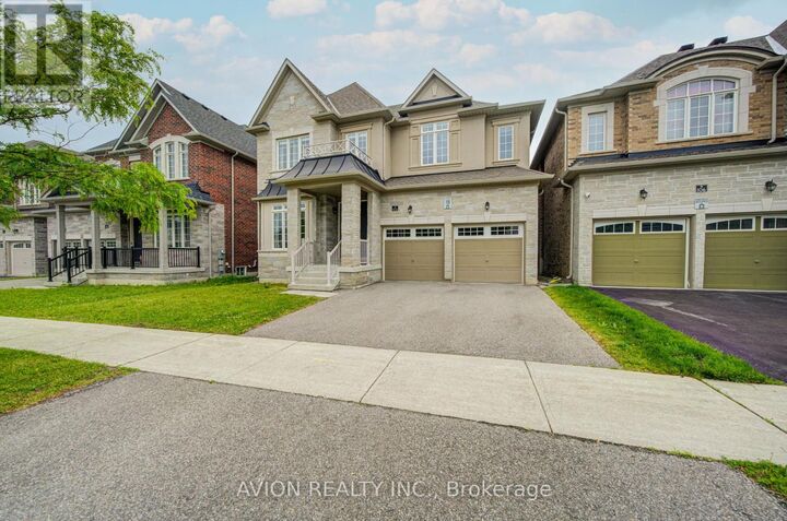 Property Photo:  102 Joseph Hartman Crescent  ON L4G 7C4 