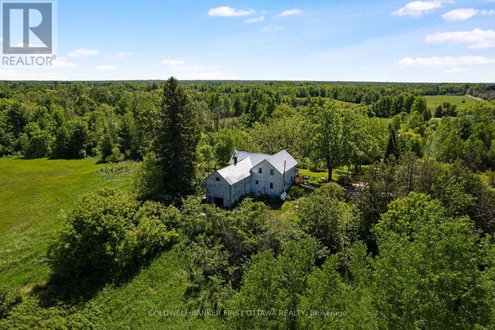 Property Photo:  400 Buttermilk Hill Road  ON K7H 3C3 