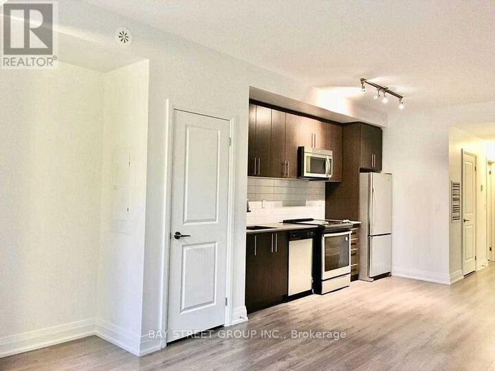 Property Photo: 780 Sheppard Avenue East 53 ON M2K 0E8