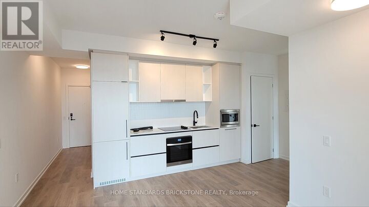 Property Photo: 1285 Dupont Street 1701 ON M6H 0E3
