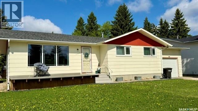 Property Photo:  1117 10th Street  SK S0K 2A0 