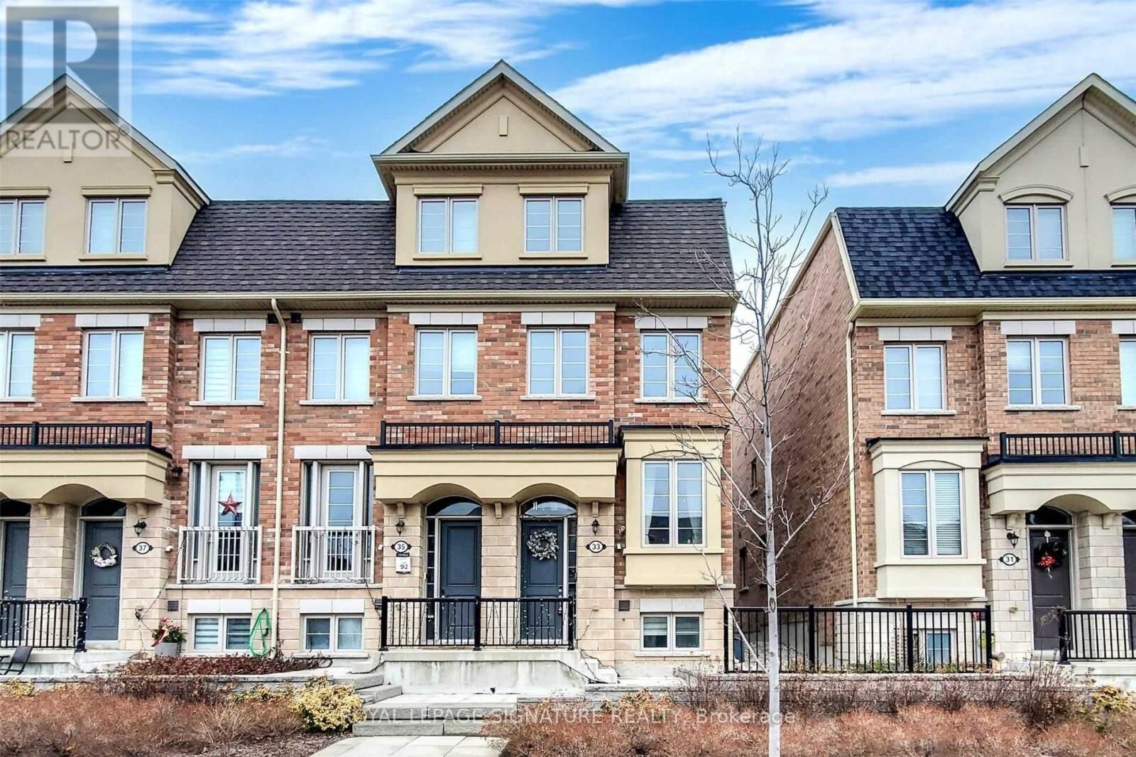 Property Photo:  33 Edward Horton Crescent  ON M8Z 0E7 