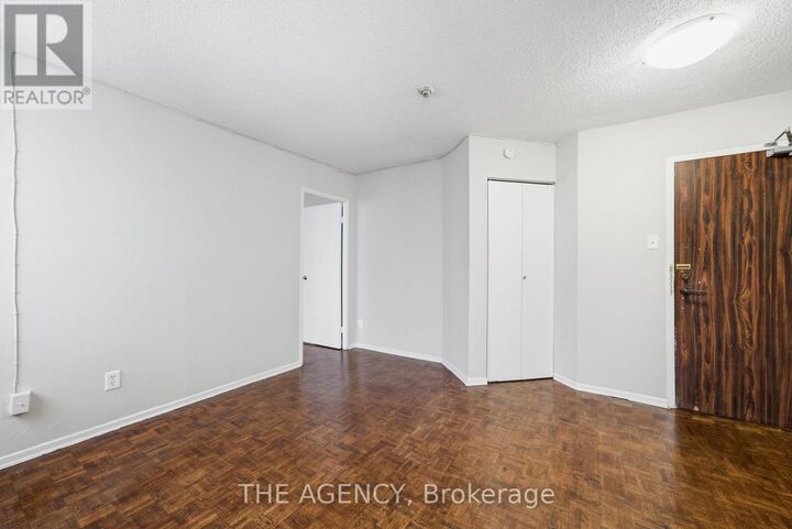 Property Photo: 2360 Dundas Street 2719B ON M6P 4B2