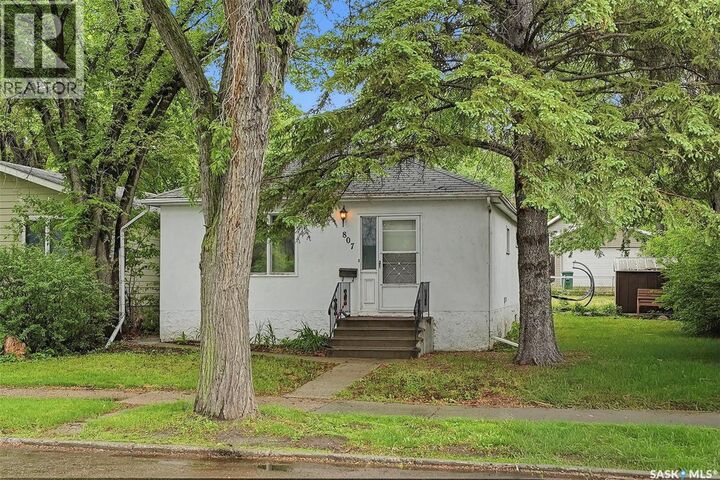 Property Photo: 807 29th Street W SK S7L 0N2