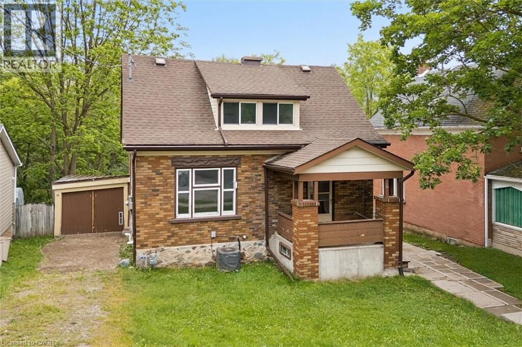 Property Photo: 6 West Riverside Drive West ON N3B 1R1
