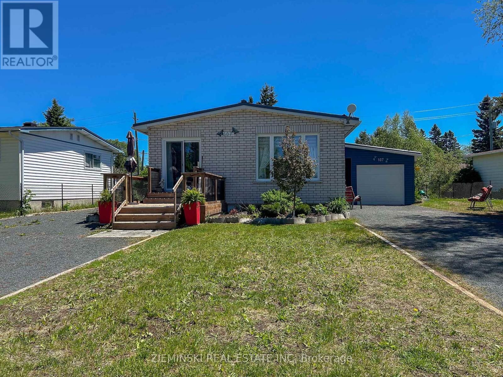 Property Photo:  107 New Circle Place  ON P0K 1E0 