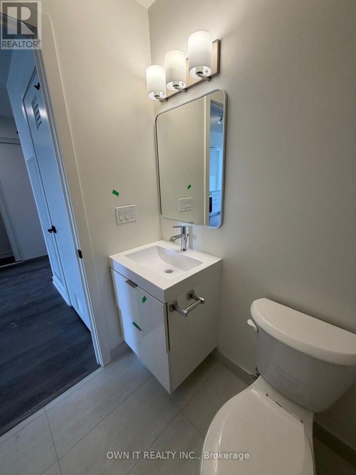 Property Photo: 7 Erie Avenue 805 ON N3S 2E7