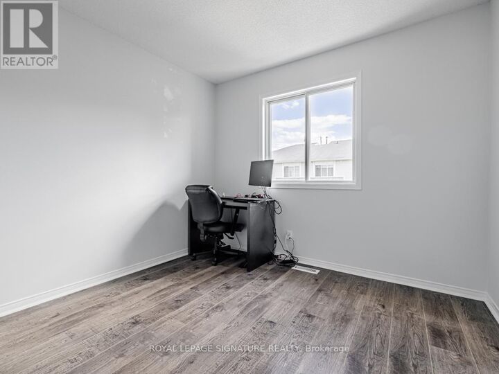 Property Photo:  100 William Curtis Circle  ON L3Y 8L6 