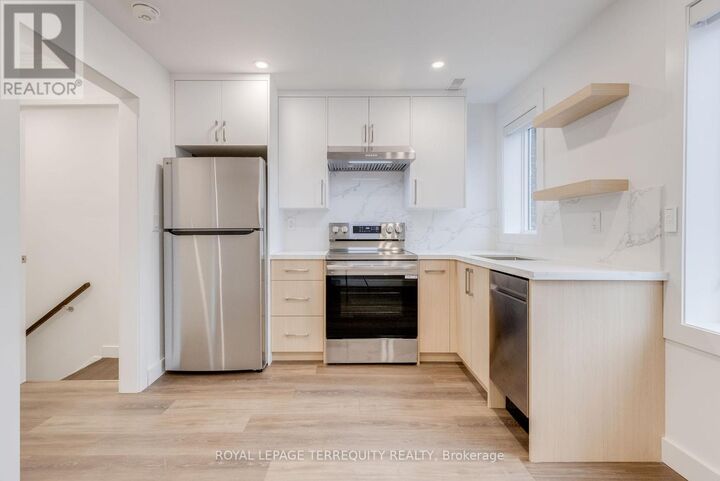 Property Photo: 94 Earlscourt Avenue 3 ON M6E 4A9