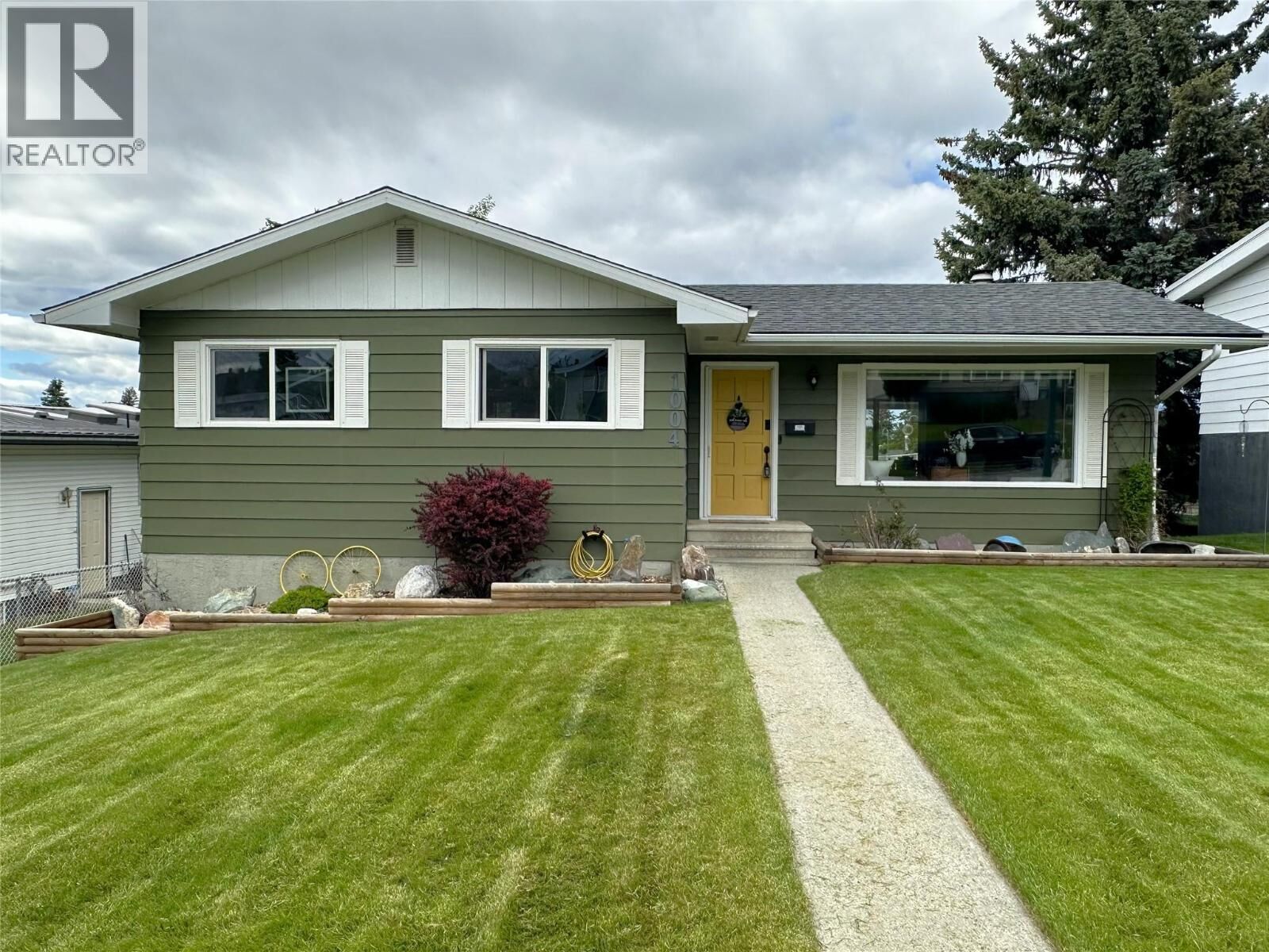 Property Photo:  1004 13th  S Street  BC V1C 1X6 
