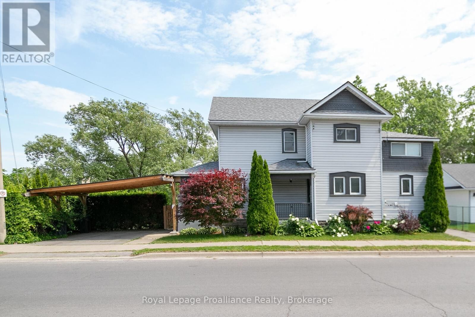 Property Photo:  83 Moira Street East  ON K8P 2S3 