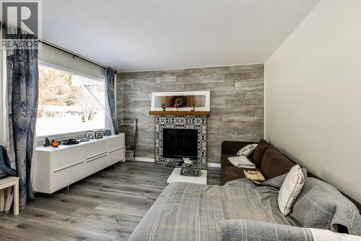 Property Photo:  184 Thacker Crescent  BC V2M 6G2 