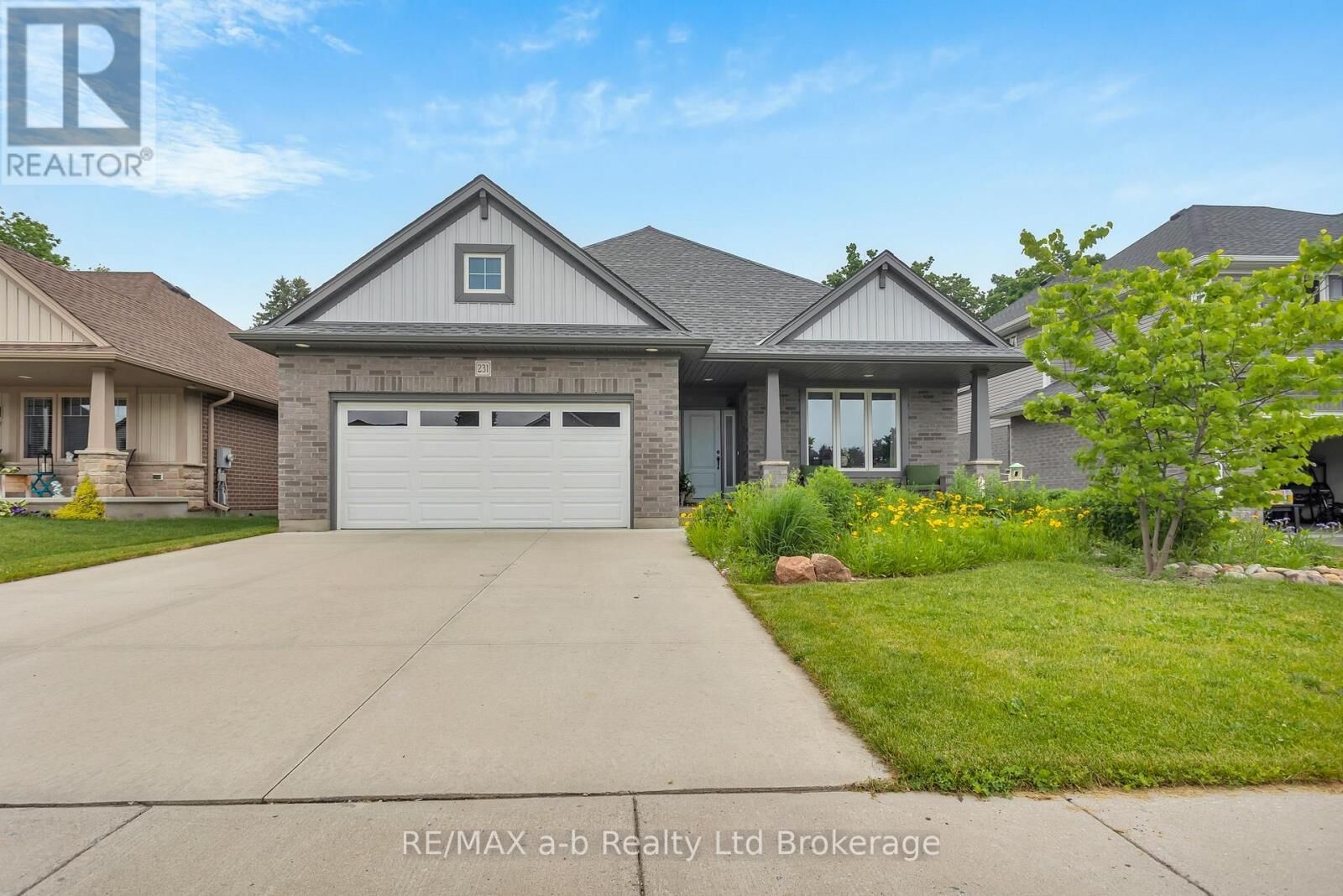 Property Photo:  231 Wilson Avenue  ON N4G 0H4 