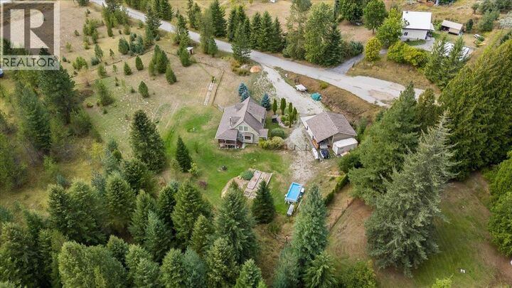 Photo de la propriété:  955 Cedar Brae Road  BC V1N 4R5 