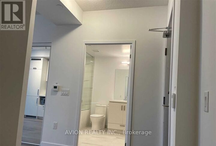 Property Photo:  10 Honeycrisp Crescent 1615  ON L4K 0M7 