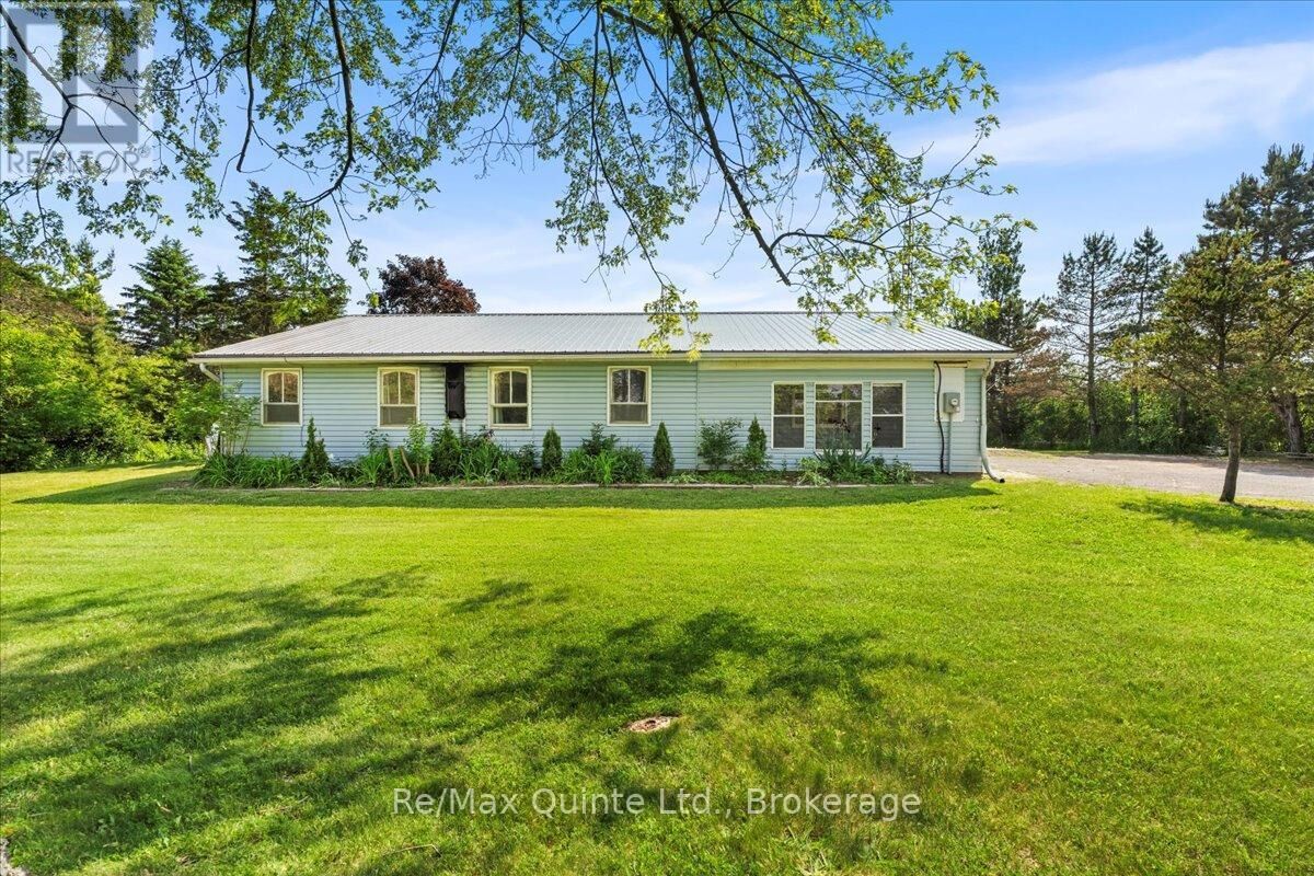 Property Photo:  20 County Road 17  ON K0K 2T0 