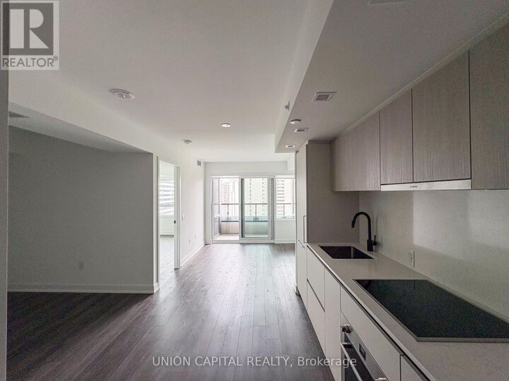 Property Photo:  609 Sherbourne Street 1901  ON M4X 0A4 