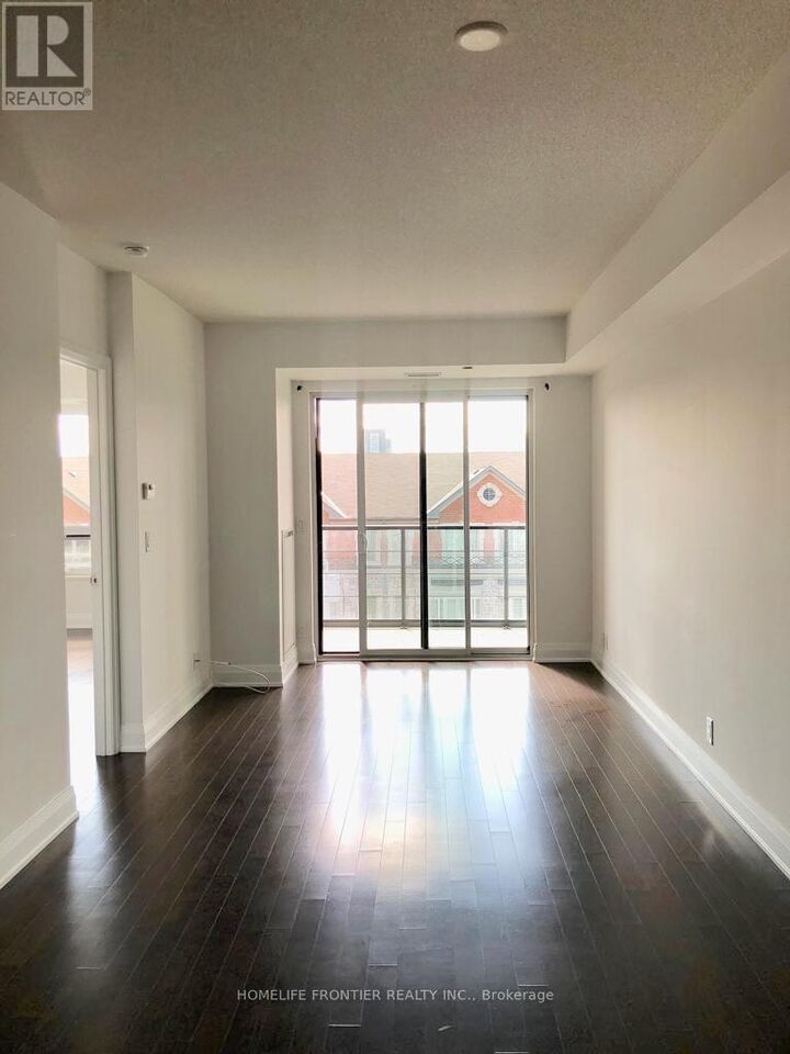 Property Photo: 21 Clairtrell Road 411 ON M2N 0G8