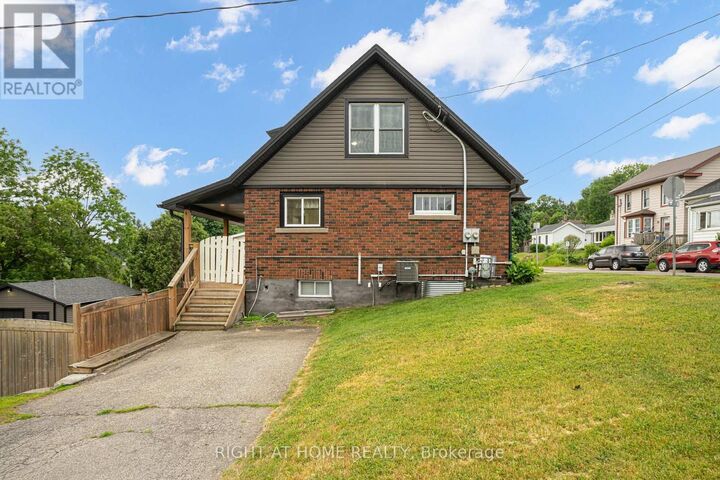 Property Photo:  38 Washington Street  ON N3L 2A7 