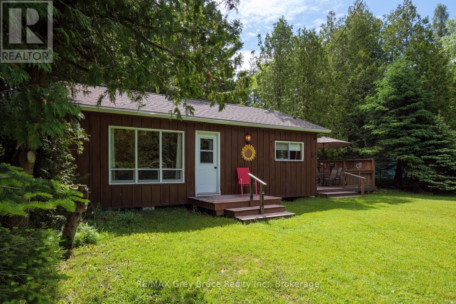 Property Photo:  11 Eldridge Avenue  ON N0H 2G0 