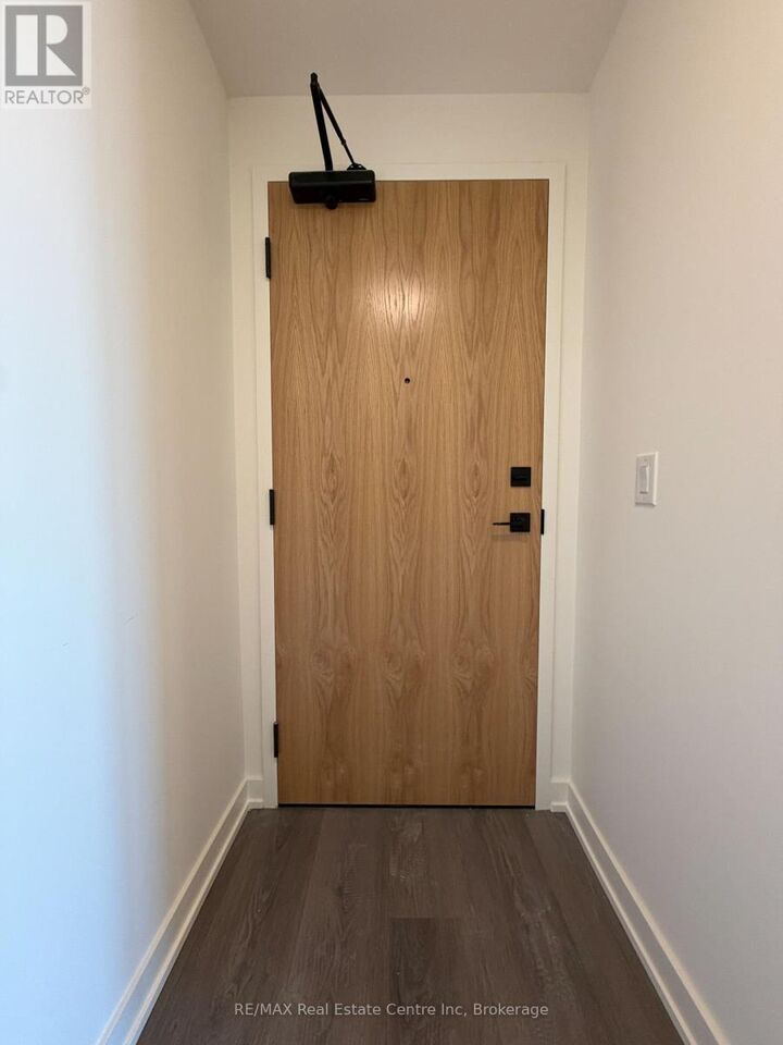 Property Photo:  33 Erie Avenue 901  ON N3S 0K7 