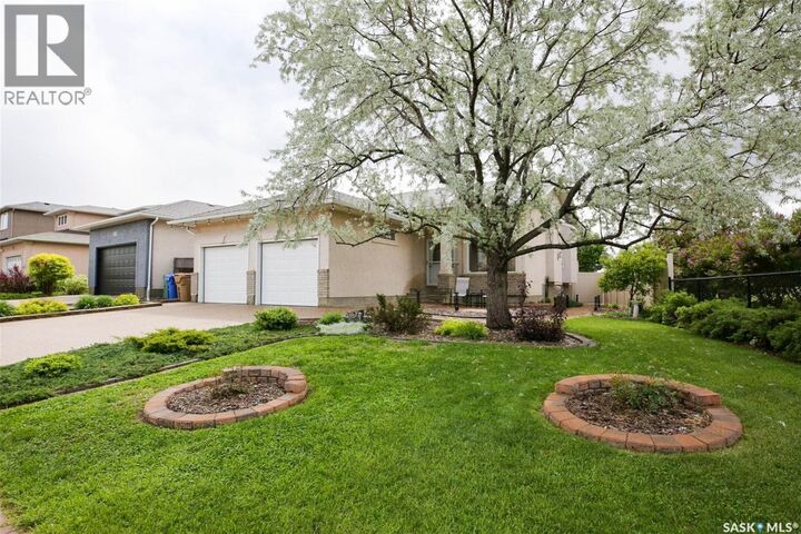 Property Photo: 5082 Fahlman Crescent SK S4X 4R9