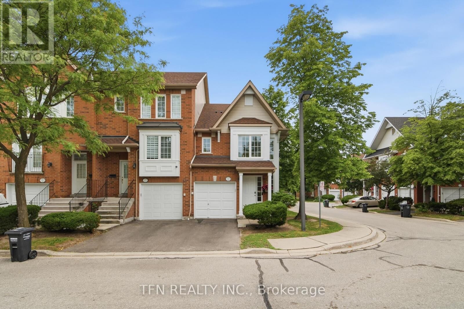 Property Photo:  1591 South Parade Court 14  ON L5M 6G1 