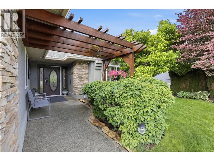 Property Photo:  1651 Valleyview Drive 10  BC V2C 0A4 