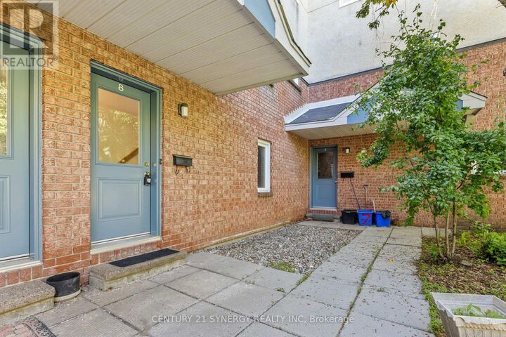 Property Photo: 1204 Shillington Avenue 8 ON K1Z 7Z4