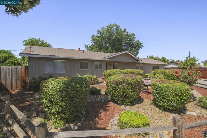 Property Photo:  