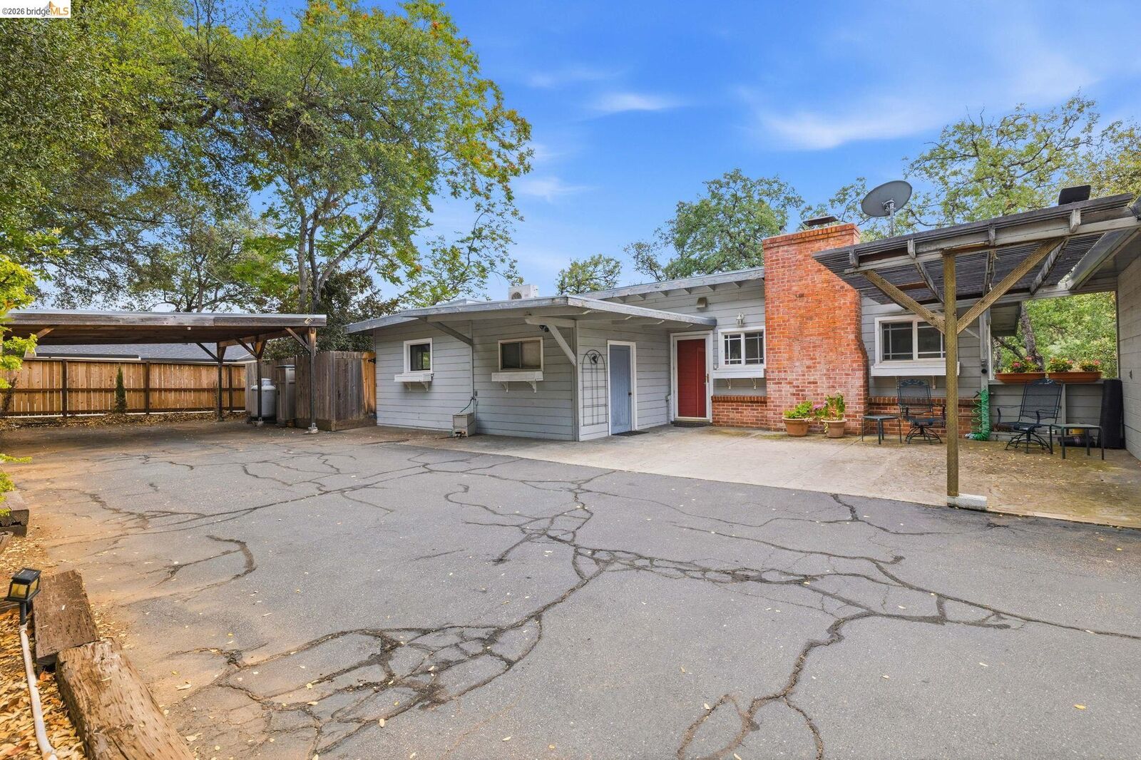 Property Photo:  585 E Jackson St  CA 95370 