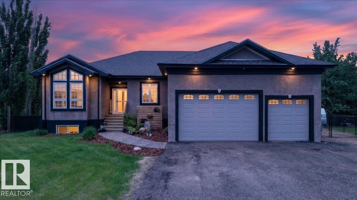 Property Photo:  3705 50 Street  AB T0A 1N0 