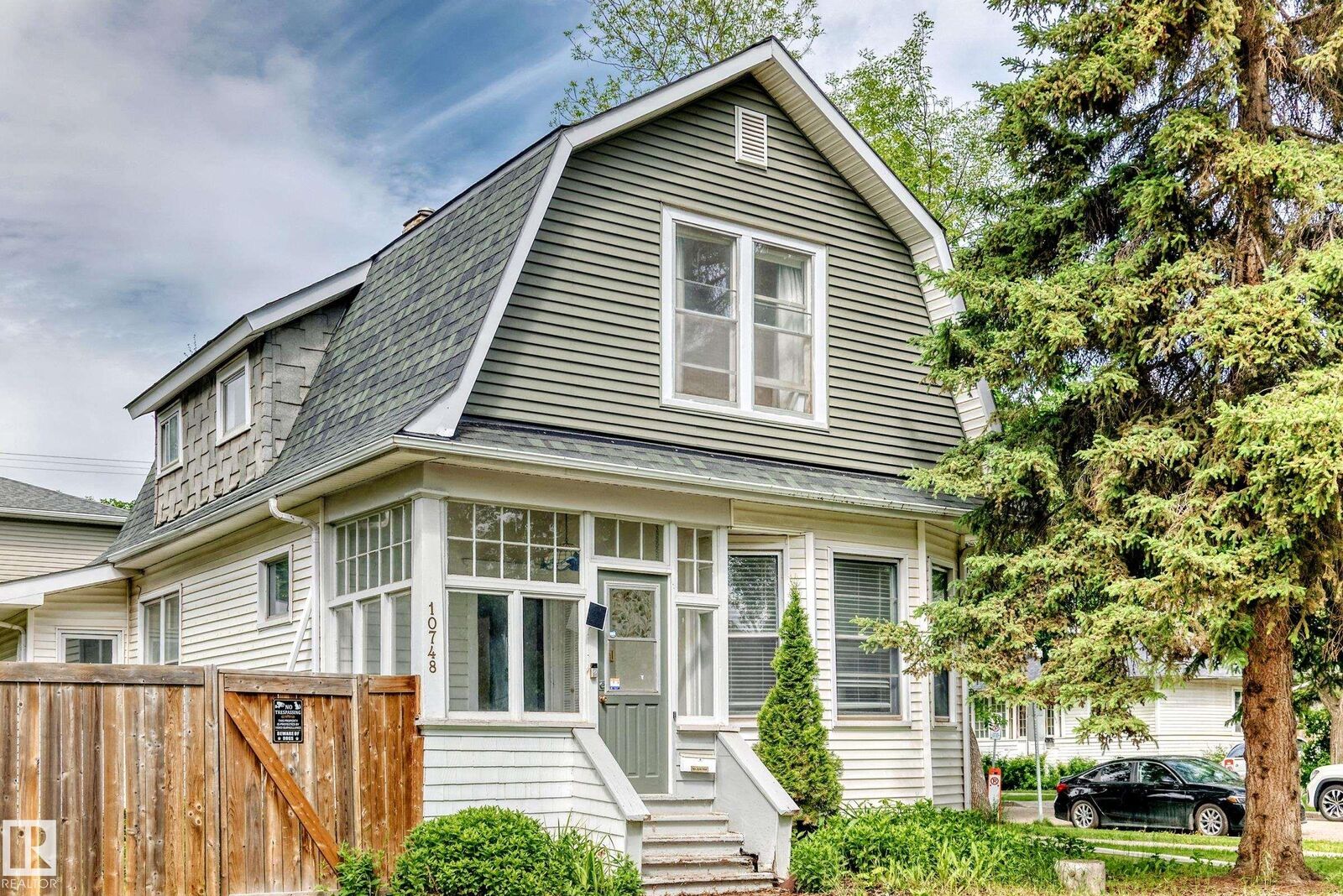Property Photo:  10748 123 Street NW  AB T5M 0C4 