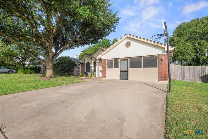 Property Photo: 307 Wagontrain Circle TX 76522