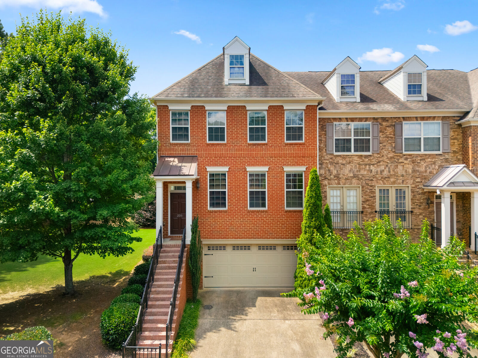 Property Photo:  2016 Manchester Way  GA 30075 