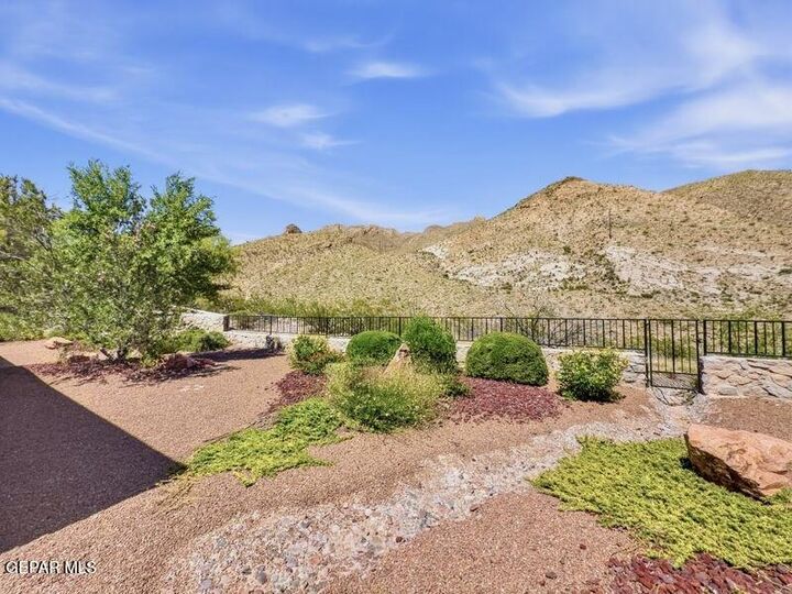 Property Photo:  1092 Thunderbird Drive  TX 79912 