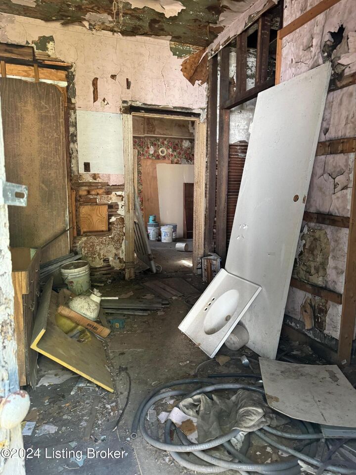 Property Photo: 1813 Owen St KY 40203
