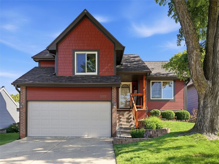 Property Photo: 5313 Meadow Place IA 50266