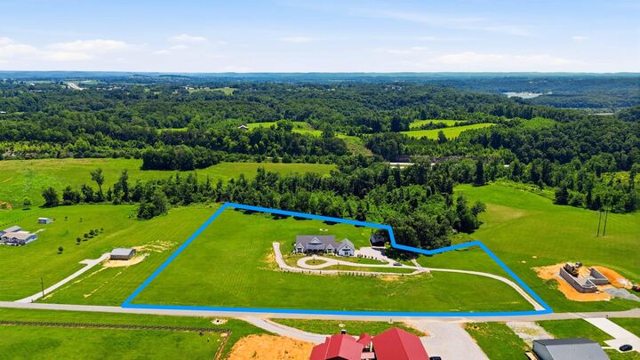 Property Photo: 271 Bluegrass Meadows KY 42503