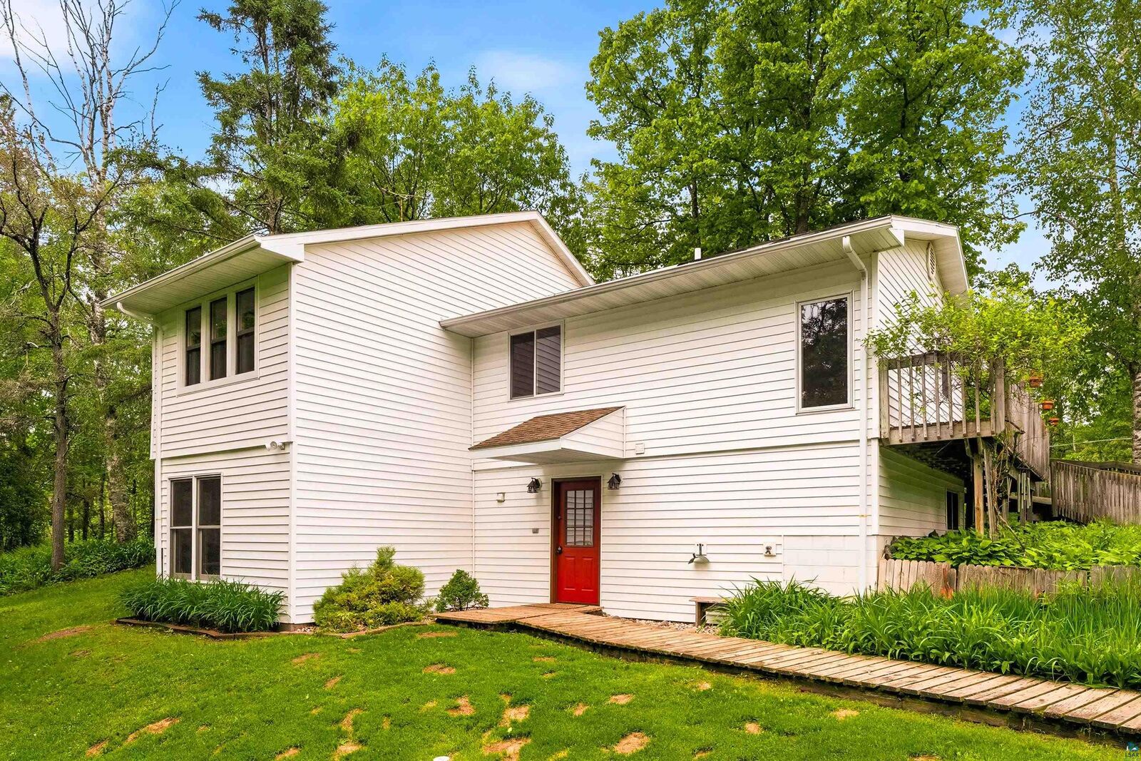 Property Photo:  5084 Woodland Ave  MN 55803 