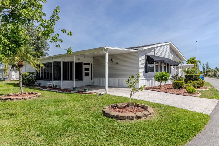 Property Photo:  2100 Kings Highway 63  FL 33980 