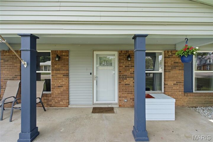 Property Photo:  3200 West Boulevard  IL 62221 