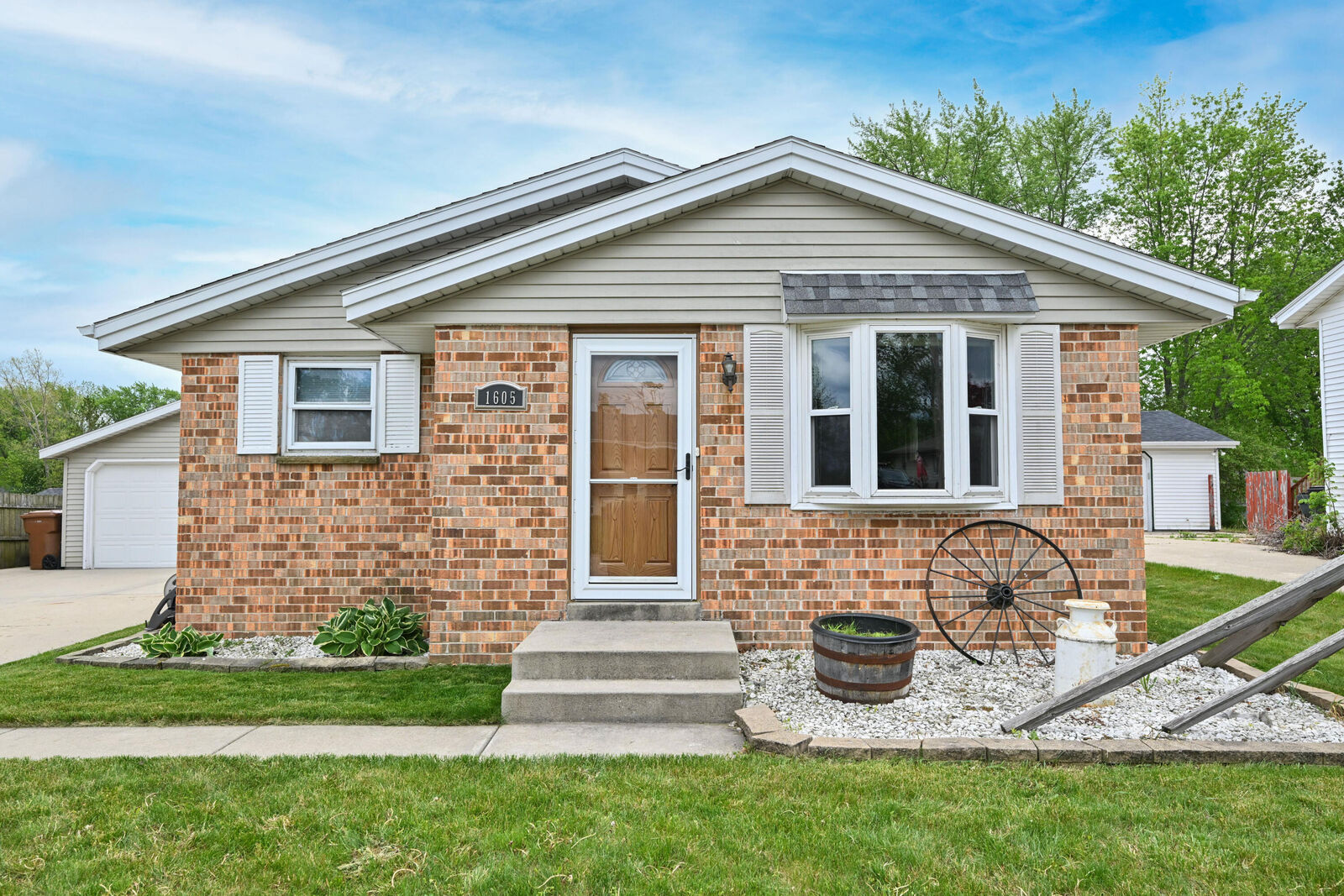 Property Photo:  1605 Williams Ave  WI 53172 