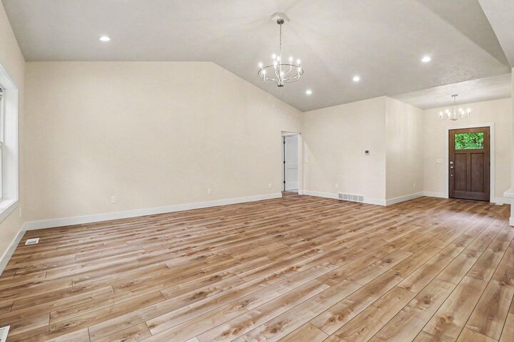 Property Photo:  4410 N Pine Avenue  MI 49436 