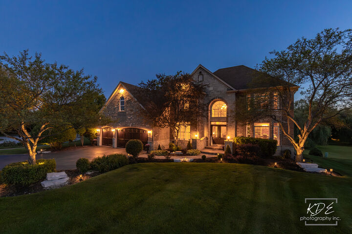 Property Photo:  4443 Esquire Circle  IL 60564 