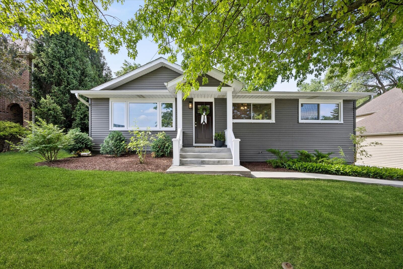 Property Photo: 125 58th Place IL 60514